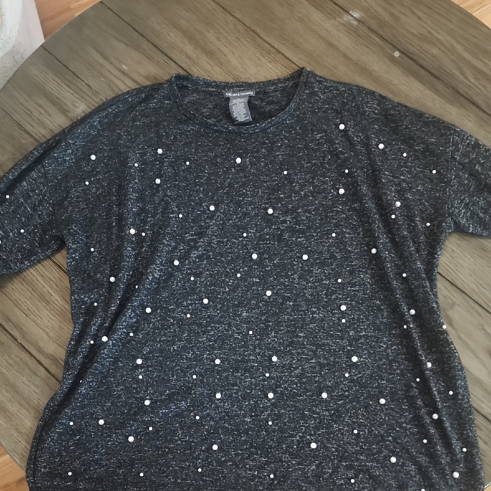 Womens Black Heatheres Sweater with White Pearls